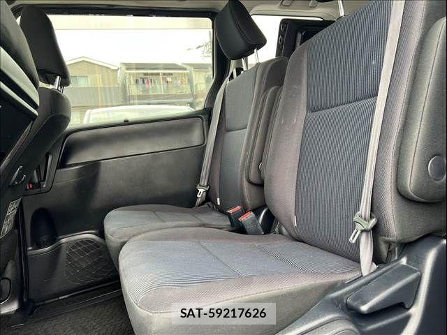 Toyota VOXY 2018-07 6691339-15