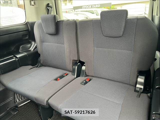 Toyota VOXY 2018-07 6691339-16