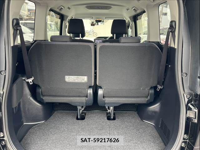 Toyota VOXY 2018-07 6691339-17