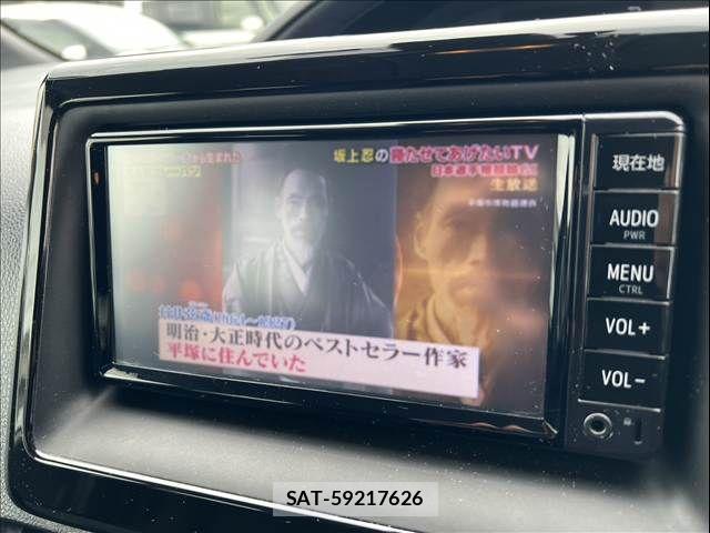 Toyota VOXY 2018-07 6691339-18