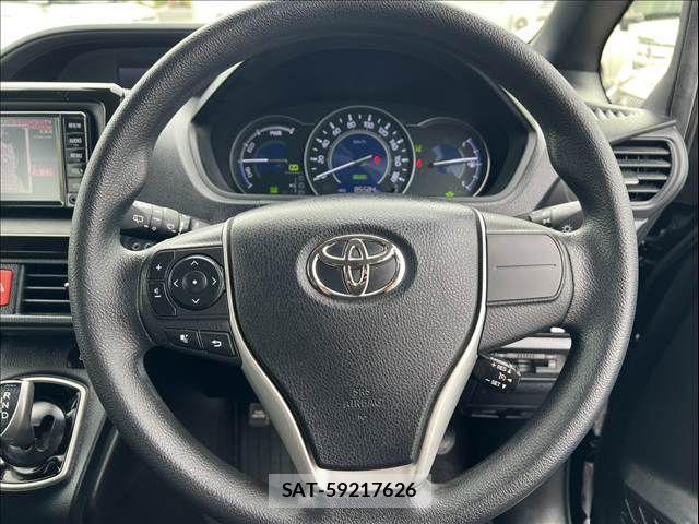 Toyota VOXY 2018-07 6691339-21