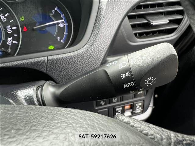 Toyota VOXY 2018-07 6691339-24