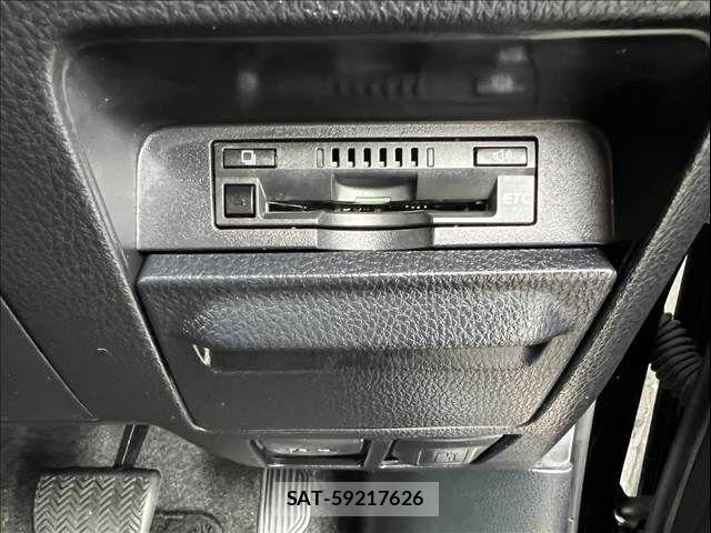 Toyota VOXY 2018-07 6691339-26