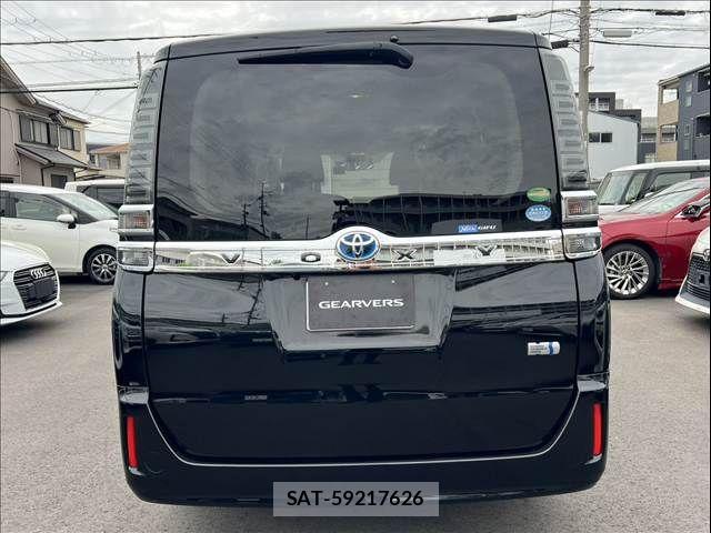 Toyota VOXY 2018-07 6691339-8