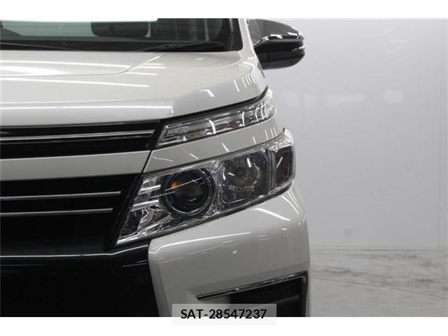 Toyota VOXY 2015-11 6691340-14