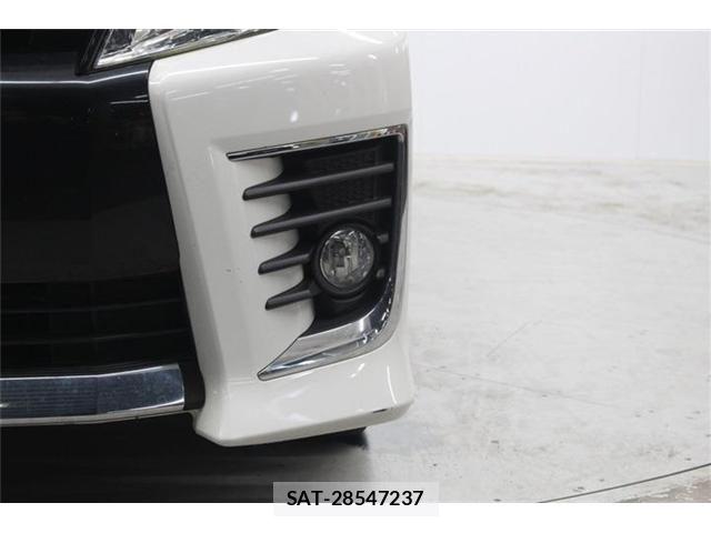 Toyota VOXY 2015-11 6691340-15