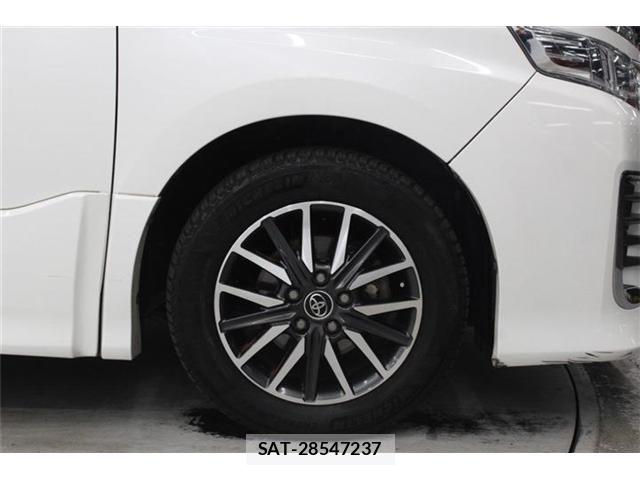 Toyota VOXY 2015-11 6691340-22