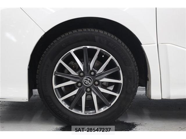 Toyota VOXY 2015-11 6691340-23