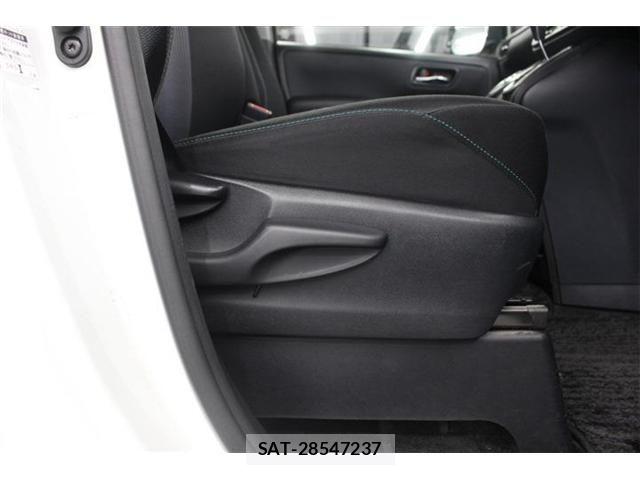 Toyota VOXY 2015-11 6691340-27