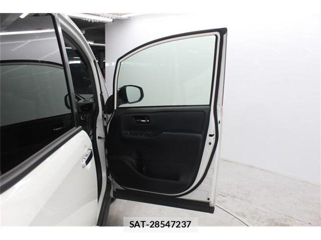 Toyota VOXY 2015-11 6691340-29