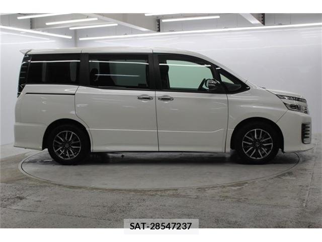 Toyota VOXY 2015-11 6691340-3