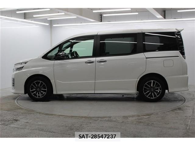 Toyota VOXY 2015-11 6691340-7