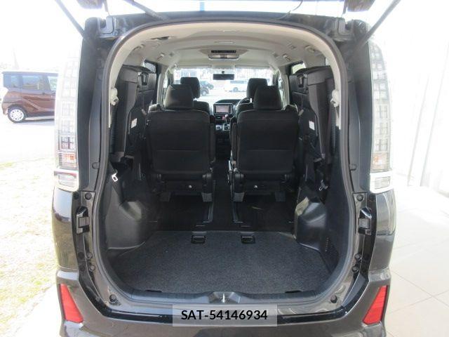 Toyota VOXY 2015-04 6717727-10