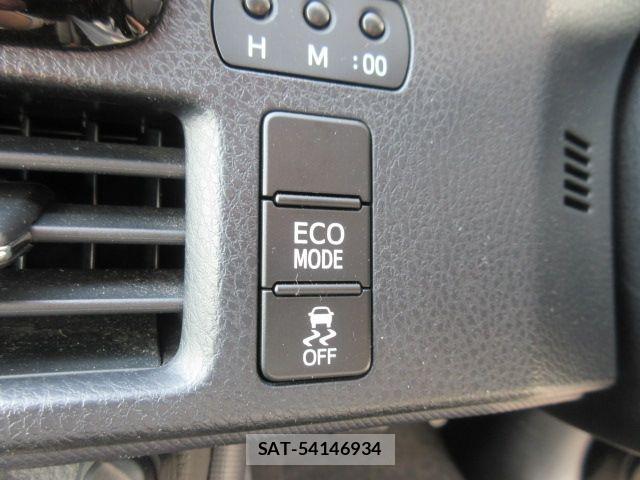 Toyota VOXY 2015-04 6717727-17