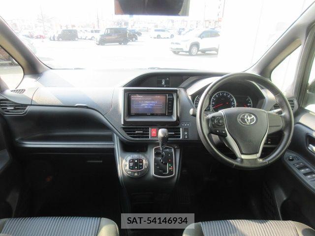 Toyota VOXY 2015-04 6717727-1