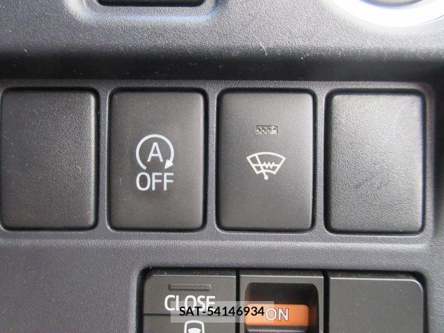 Toyota VOXY 2015-04 6717727-19
