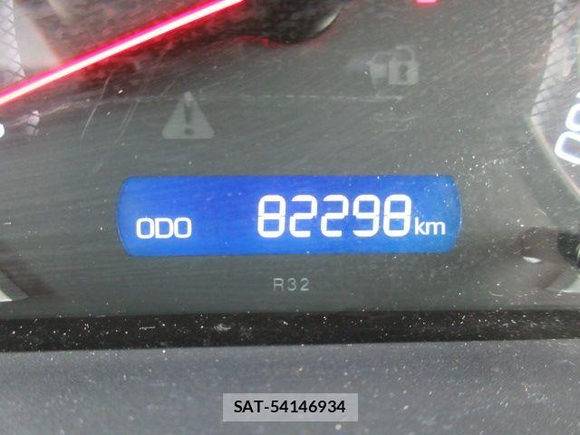 Toyota VOXY 2015-04 6717727-26