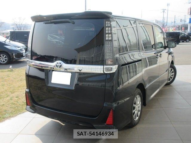 Toyota VOXY 2015-04 6717727-2