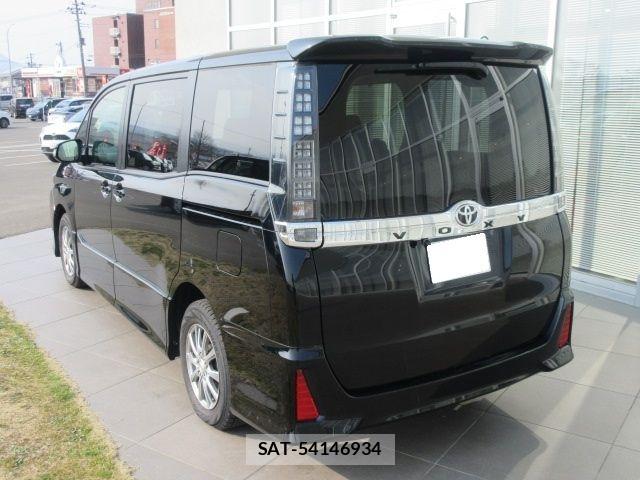 Toyota VOXY 2015-04 6717727-4