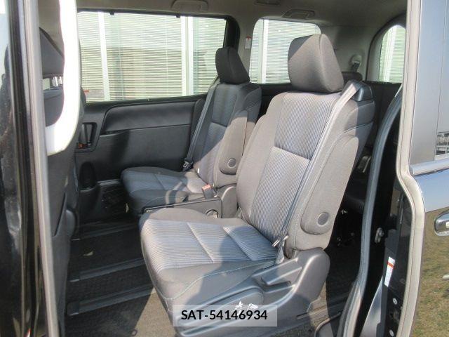 Toyota VOXY 2015-04 6717727-6