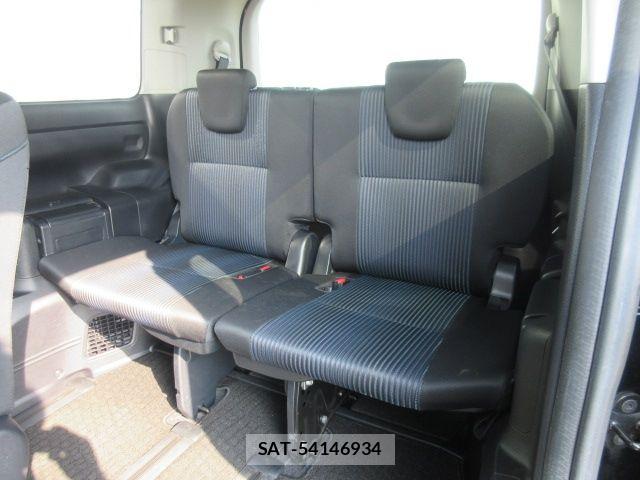 Toyota VOXY 2015-04 6717727-7