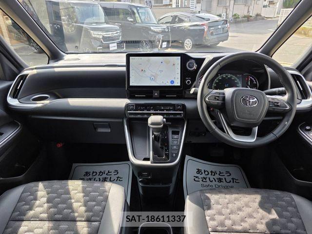 Toyota VOXY 2023-02 6717707-16