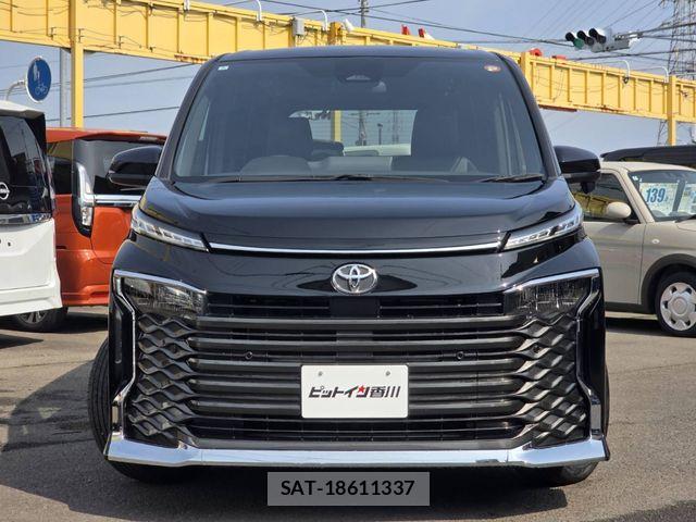 Toyota VOXY 2023-02 6717707-1