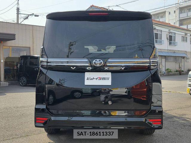 Toyota VOXY 2023-02 6717707-7