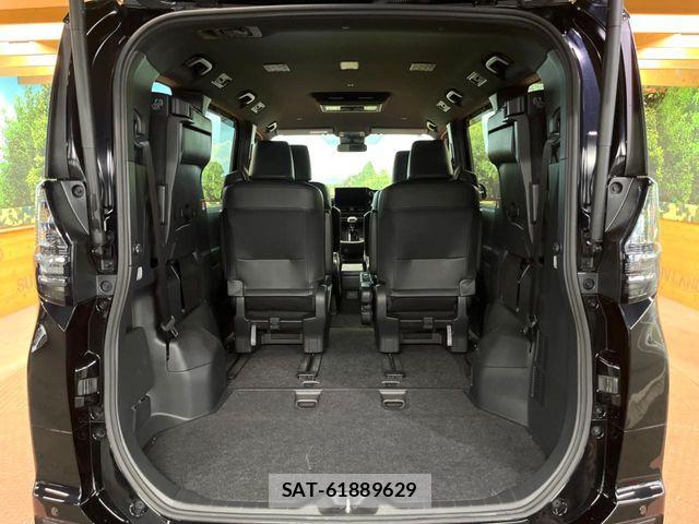 Toyota VOXY 2022-03 6717697-12