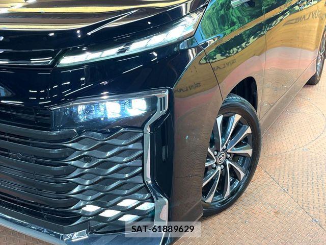 Toyota VOXY 2022-03 6717697-13