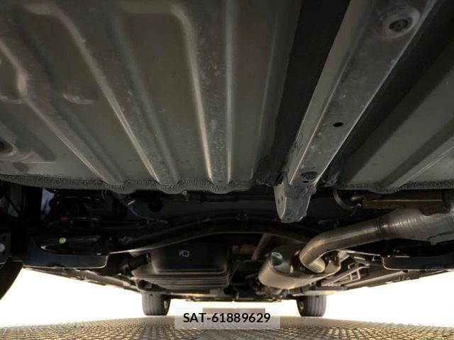 Toyota VOXY 2022-03 6717697-18