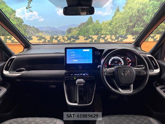 Toyota VOXY 2022-03 6717697-1