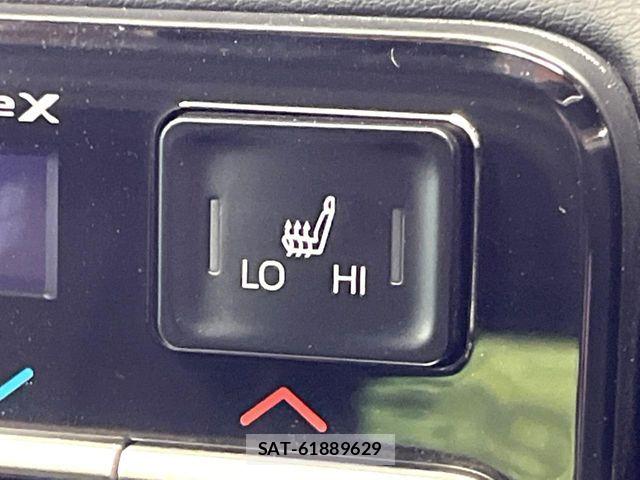 Toyota VOXY 2022-03 6717697-7