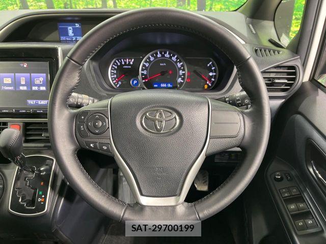 Toyota VOXY 2015-07 6717715-11