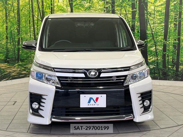 Toyota VOXY 2015-07 6717715-14