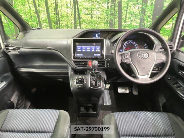 Toyota VOXY 2015-07 6717715-1