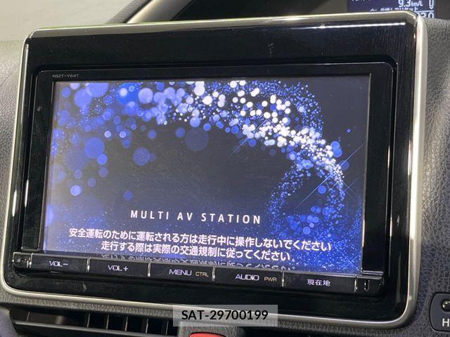Toyota VOXY 2015-07 6717715-3
