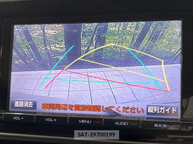Toyota VOXY 2015-07 6717715-5