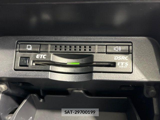 Toyota VOXY 2015-07 6717715-6