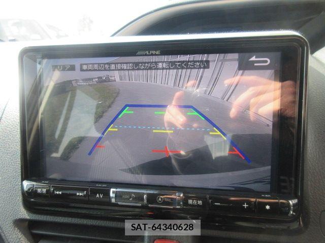 Toyota VOXY 2017-01 6717723-14