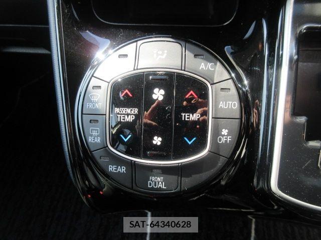 Toyota VOXY 2017-01 6717723-15