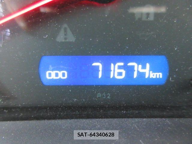 Toyota VOXY 2017-01 6717723-27