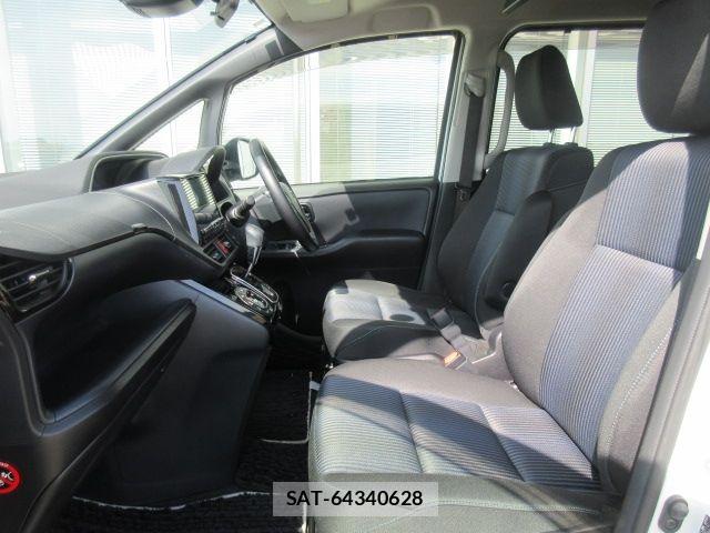 Toyota VOXY 2017-01 6717723-5