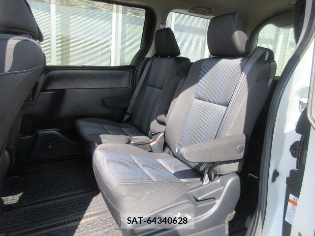 Toyota VOXY 2017-01 6717723-6