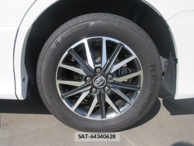 Toyota VOXY 2017-01 6717723-8