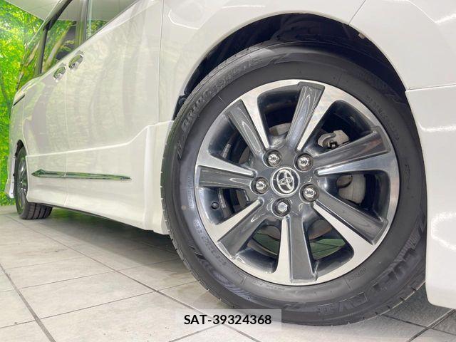 Toyota VOXY 2019-06 6717709-13