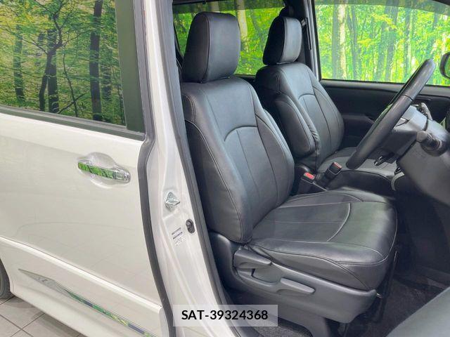 Toyota VOXY 2019-06 6717709-7