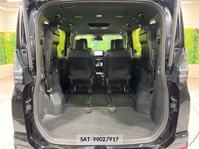 Toyota VOXY 2022-04 6717699-10
