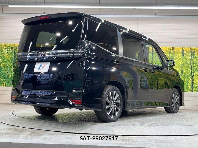 Toyota VOXY 2022-04 6717699-16
