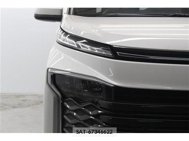 Toyota VOXY 2022-04 6717710-11